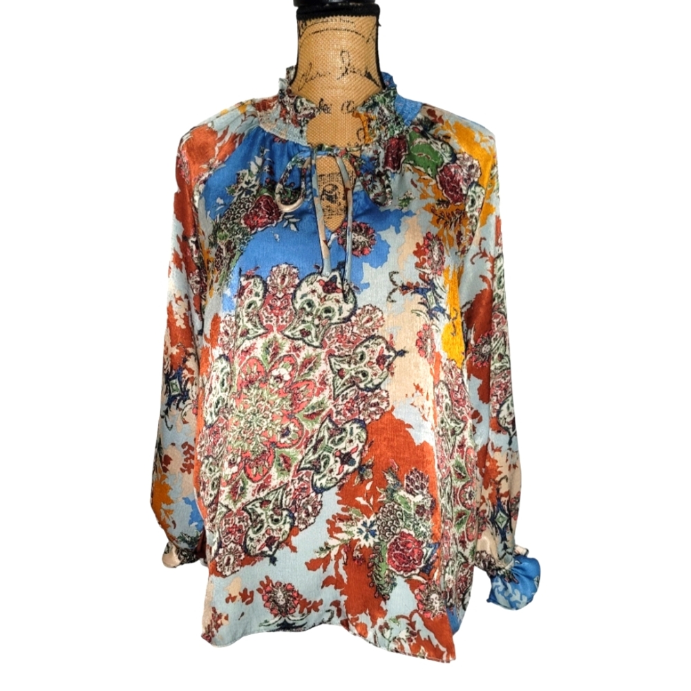 Everleigh blouse size small